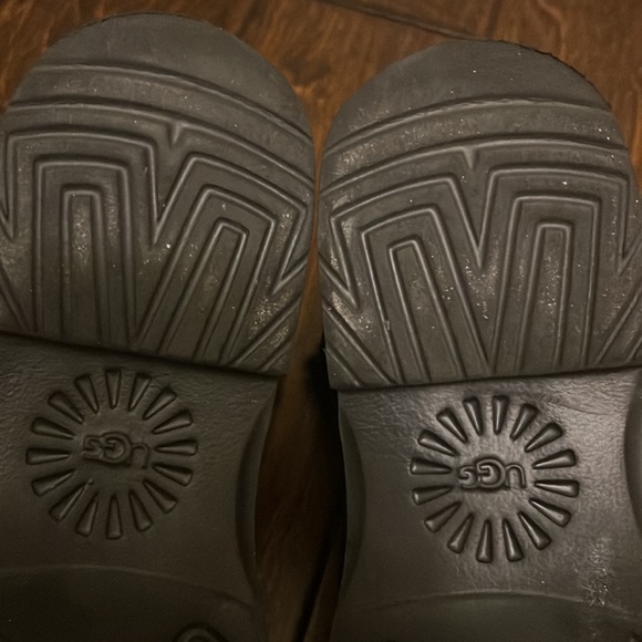 Ugg Black Bootie Size 9 - Picture 7 of 8